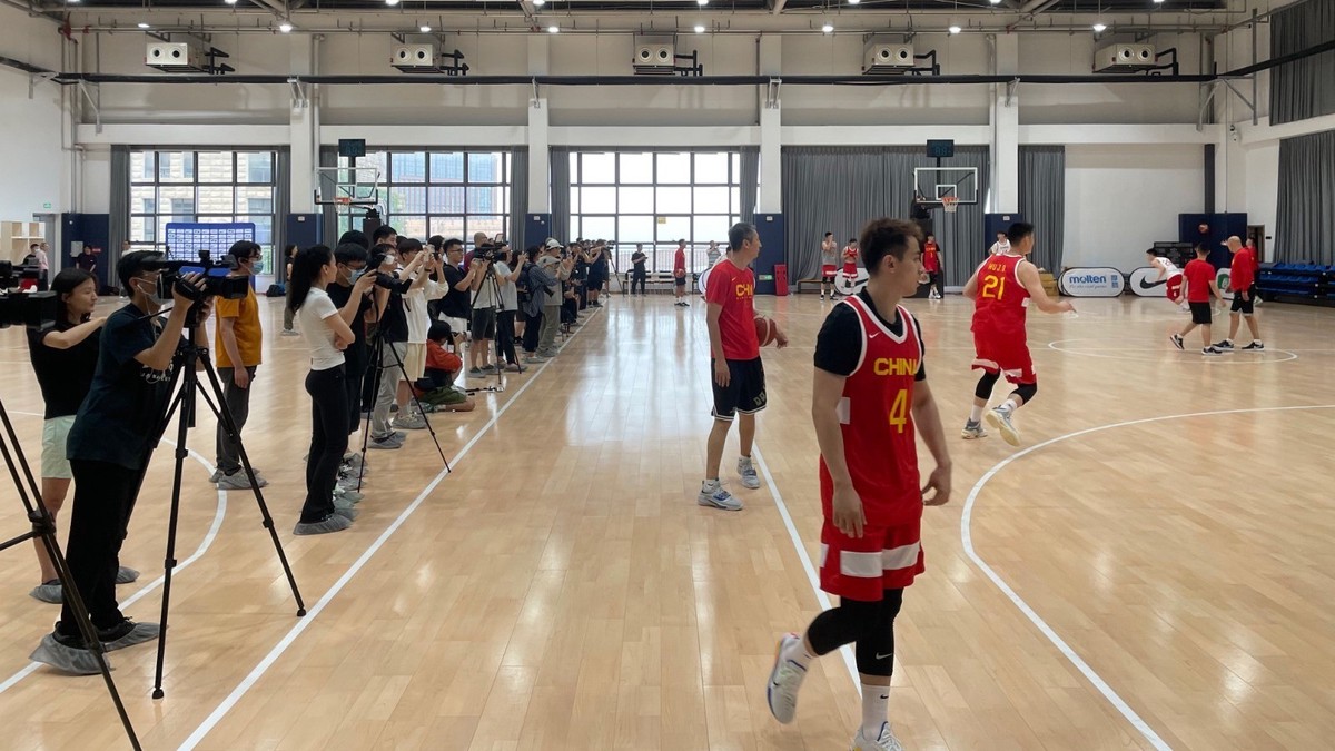 适合不同年龄段篮球爱好者的体能训练方案_2